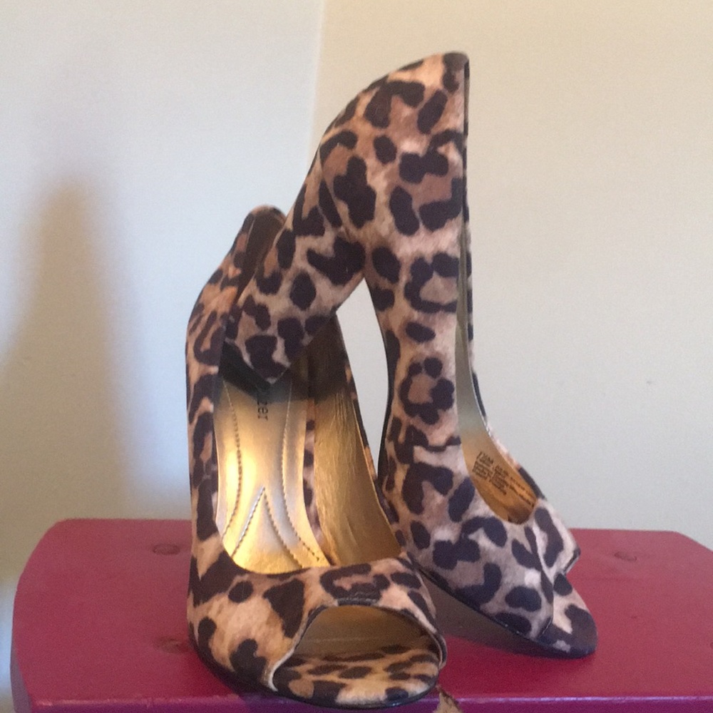 Cheetah fabric shoes